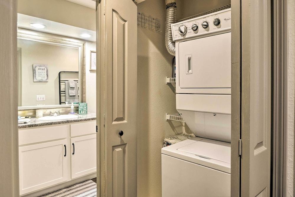 Lakefront Branson Condo w/ Porch & Dock Access