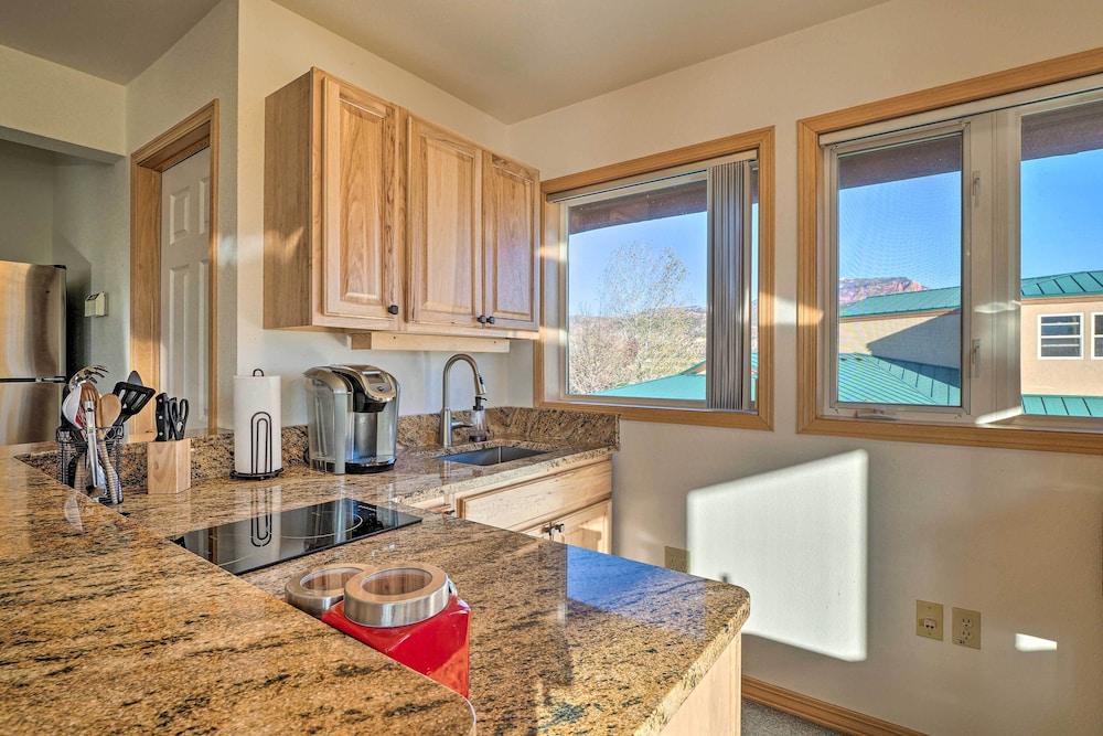 Charming Studio - 3 Miles From Kolob Canyons!