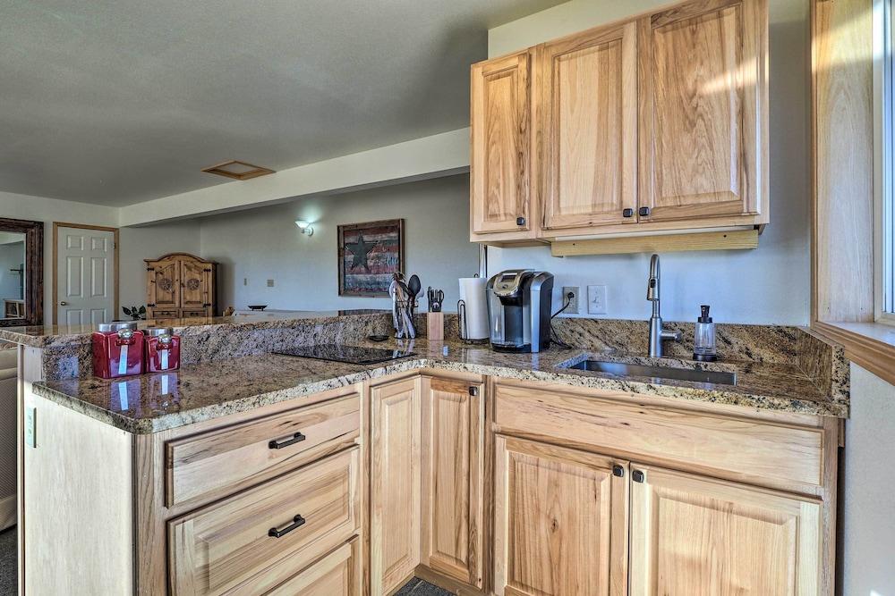 Charming Studio - 3 Miles From Kolob Canyons!