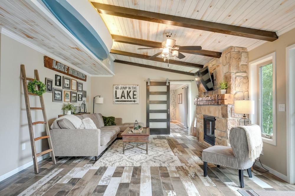 Tranquil Lakefront Cabin: Fire Pit, Grill & Patio