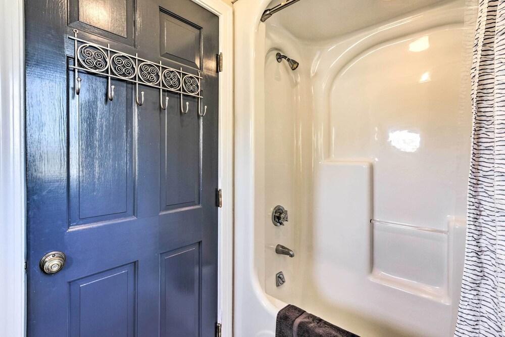 Westbrook Home w/ Ocean Views - Walk to Beach