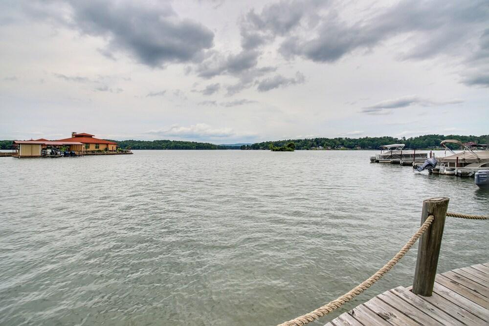 Lake-view Balcony: Hot Springs Penthouse!