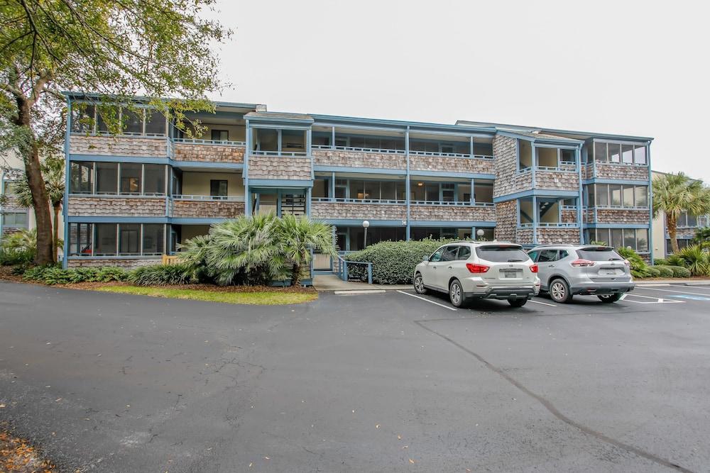 Relaxing Myrtle Beach Escape: Steps to the Beach!