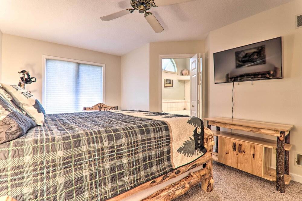 Charming Lake Harmony Townhouse w/ Balcony!