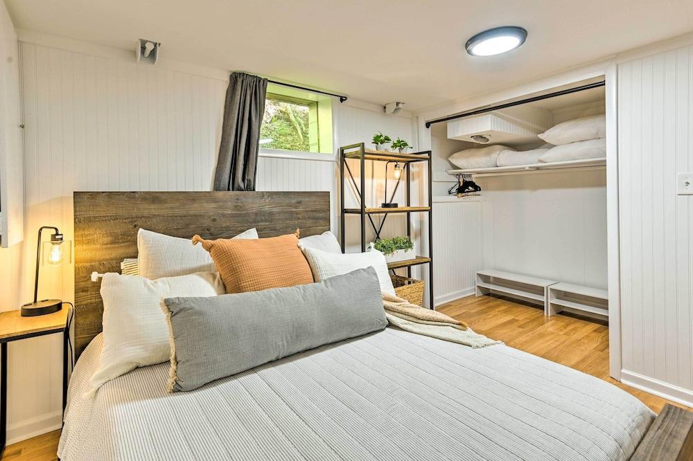 Stylish Franklin Cabin on 6 Private Acres!