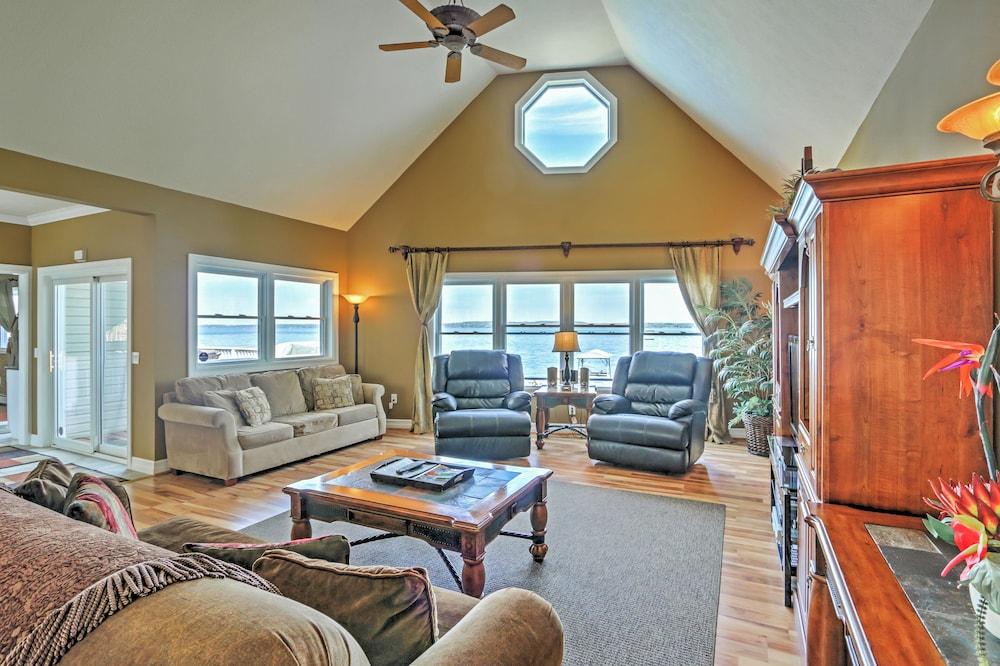 Waterfront Seneca Lake House: Fire Pit + Boat Dock