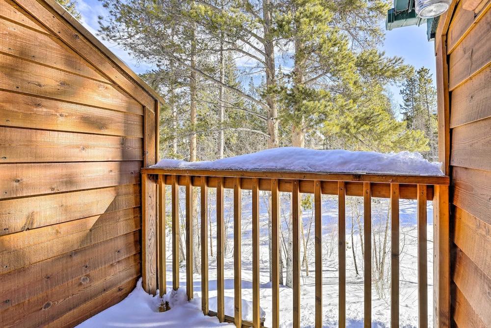 7 Mi to Ski: Waterfront Townhome in Frisco!