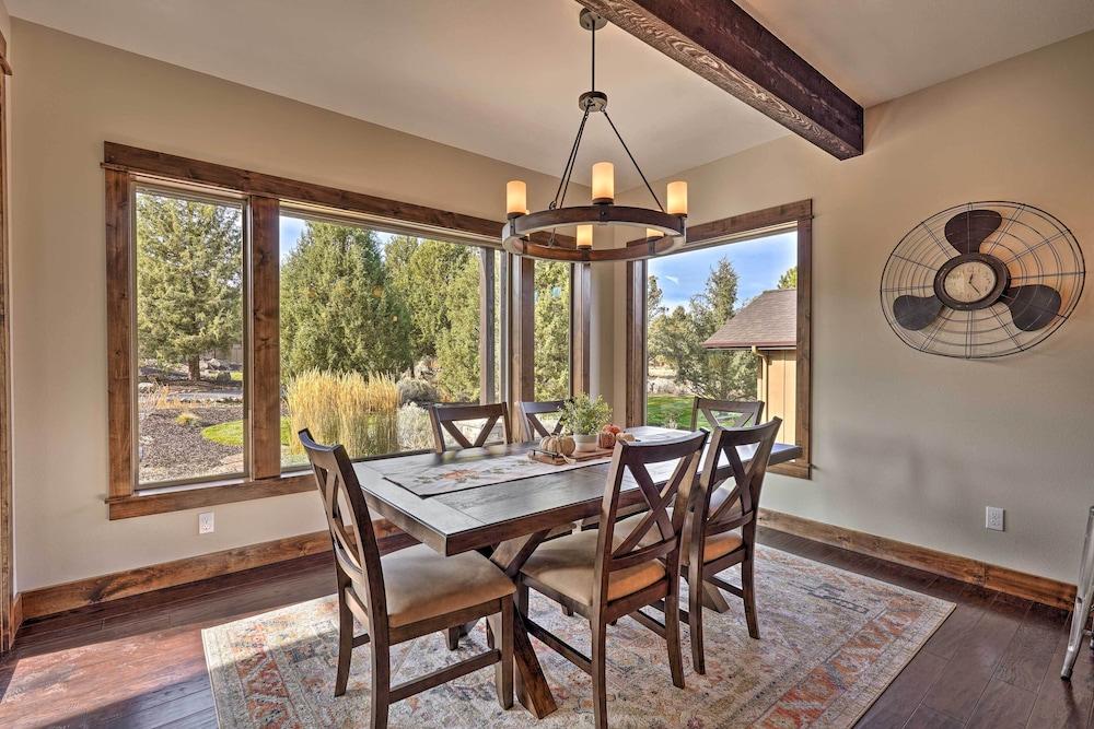 Modern Eagle Crest Escape w/ Patio & 2 Balconies!