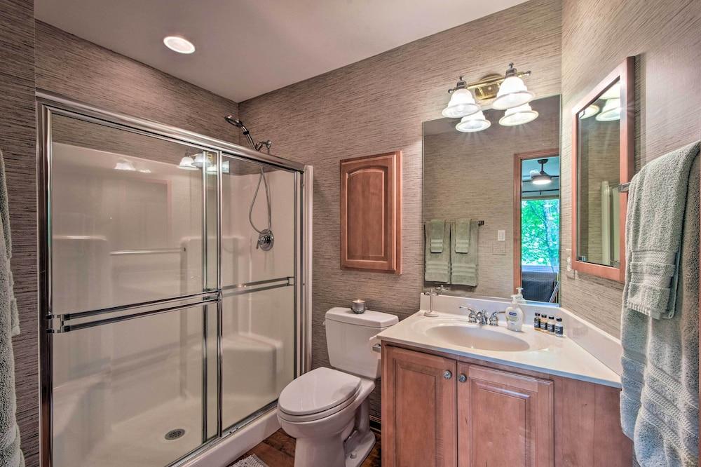 Quiet Riverfront Escape With Deck & Fly Fishing!