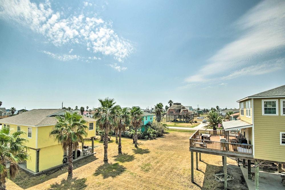 1/2 Mi to Sand: Surfside Beach Retreat!