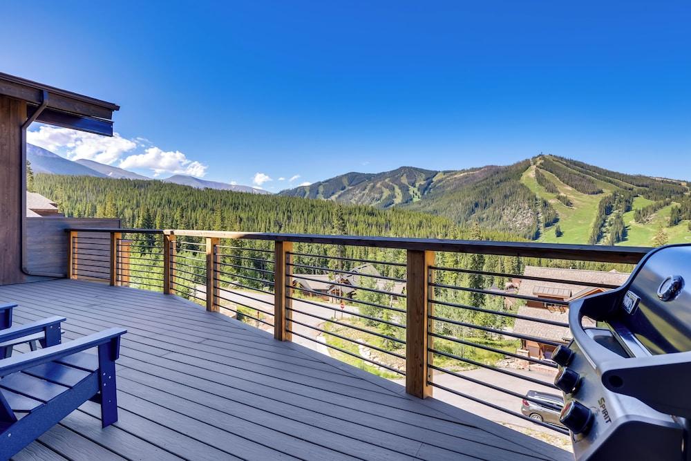 Mountain Home w/ Hot Tub, Near WP Resort!