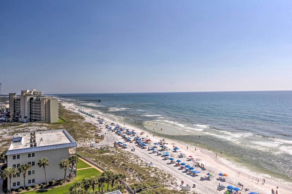 11th-floor PCB Condo w/ Ocean View, Walk to Dining