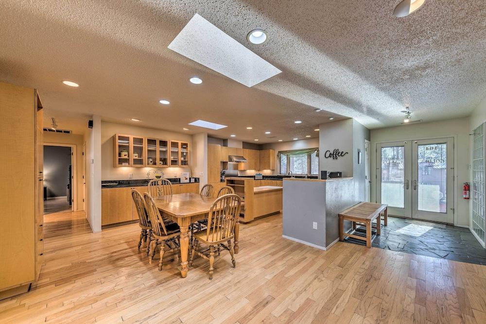 Ruidoso Getaway w/ Deck - 16 Mi to Ski Apache