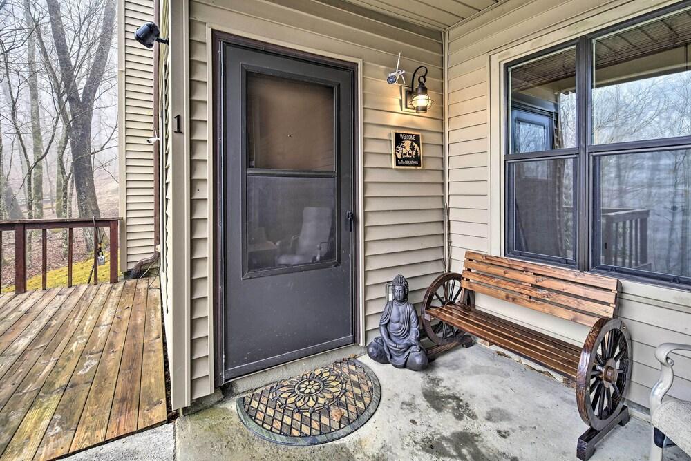 Deck & Grill: Modern Sugar Mtn Escape!