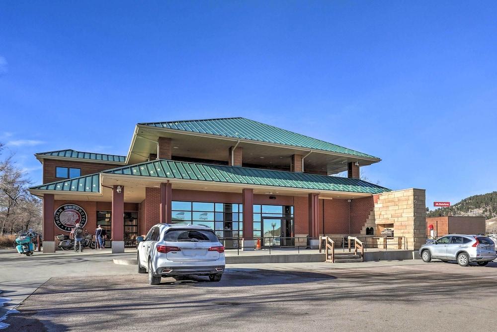 Main Street Strugis Apt w/ High-end Features