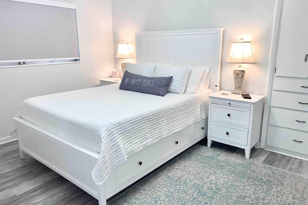 Bright + Airy Canalfront Getaway w/ Heated Pool!