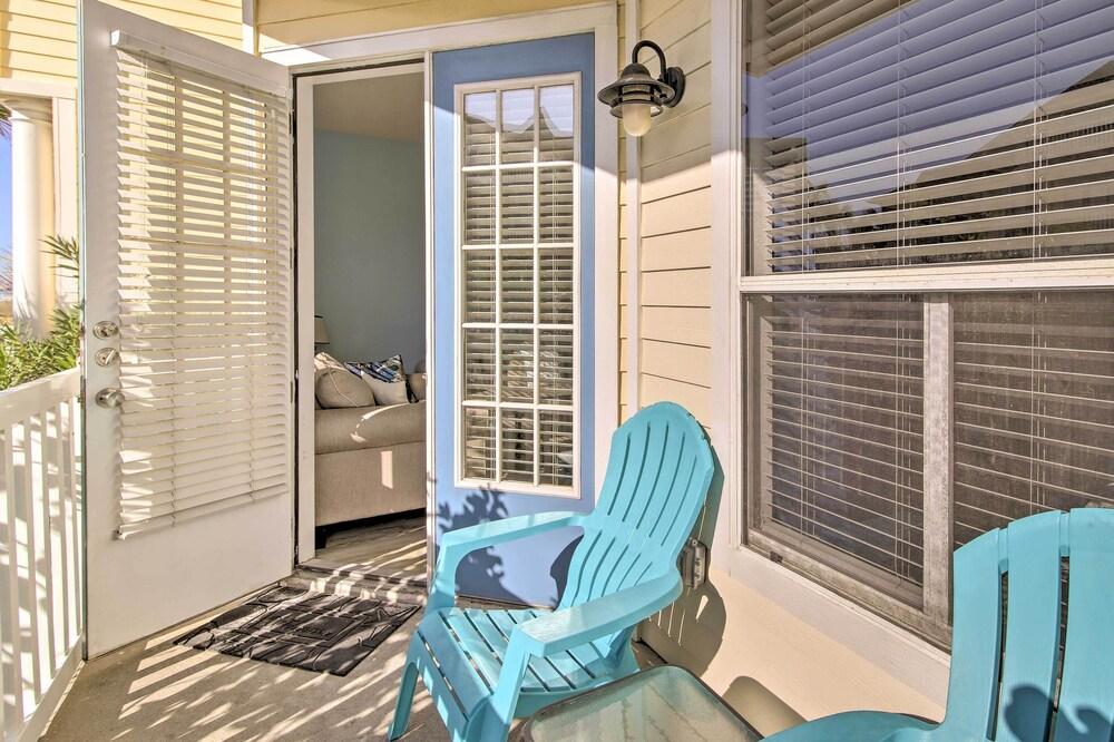 Corpus Christi Condo - Walk to Whitecap Beach!