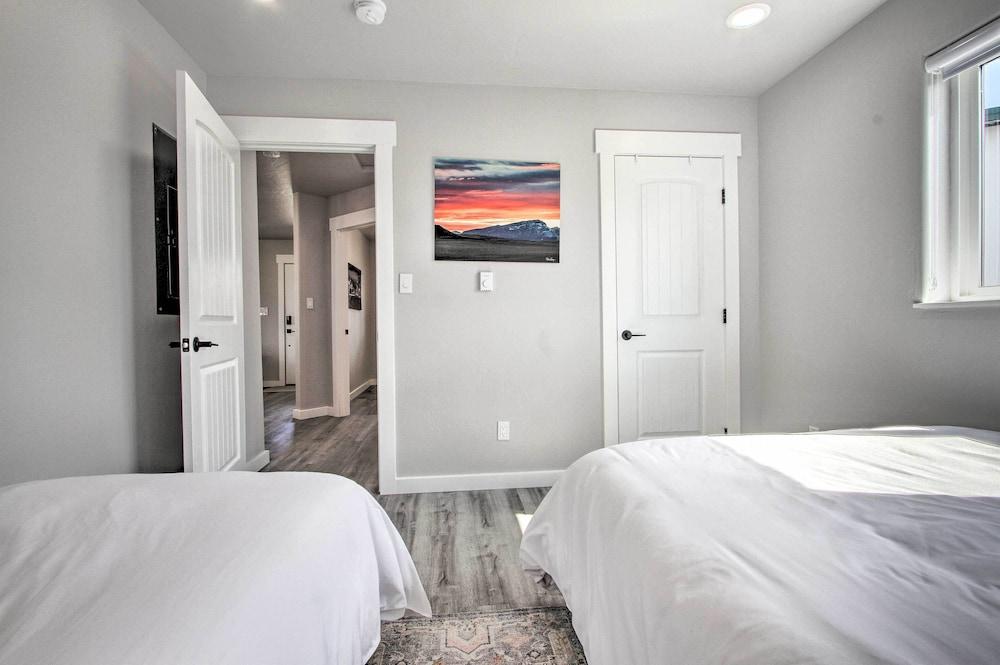 Bright + Modern Augusta Home - Walk to Town!