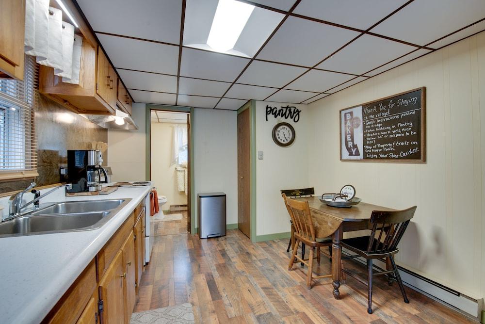 Home on Shared 10 Acres, On-site Trail Access