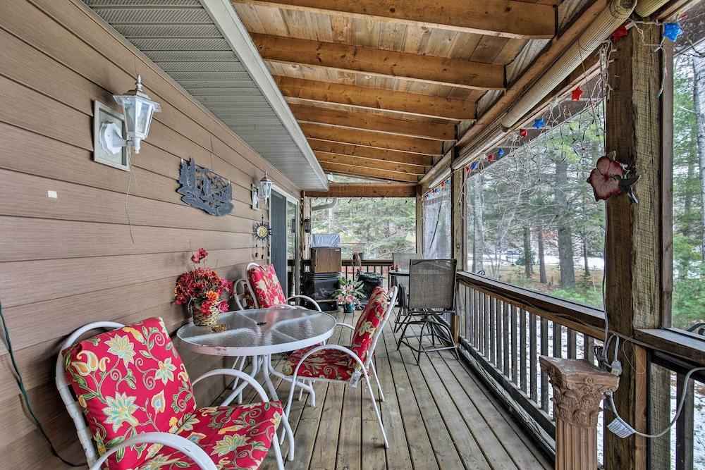 Lakefront Family Getaway w/ Private Deck & Dock!