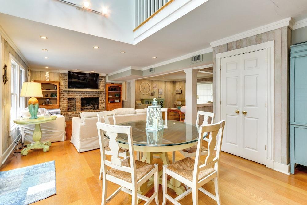 House w/ Private Pool Inside Sea Pines Resort!