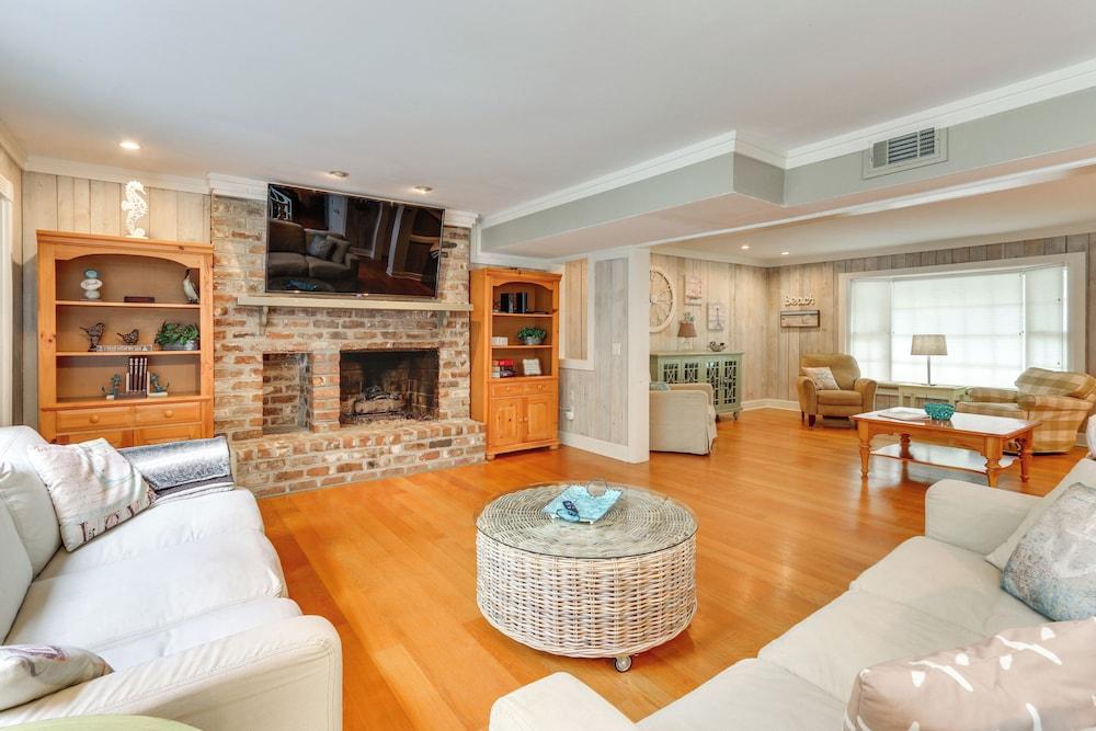 House w/ Private Pool Inside Sea Pines Resort!