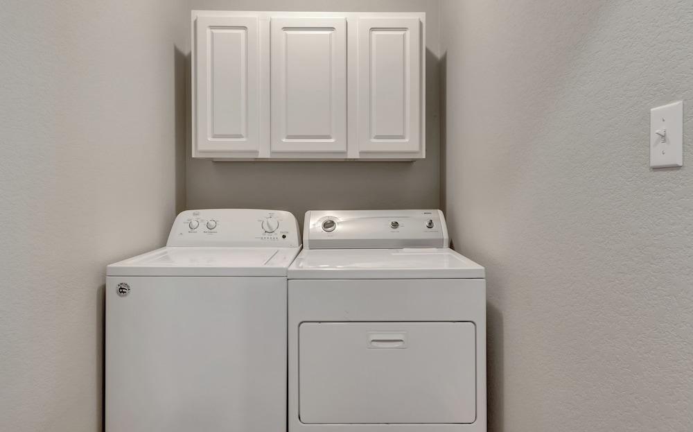 Waterfront Lake Hamilton Getaway w/ Boat Ramp!