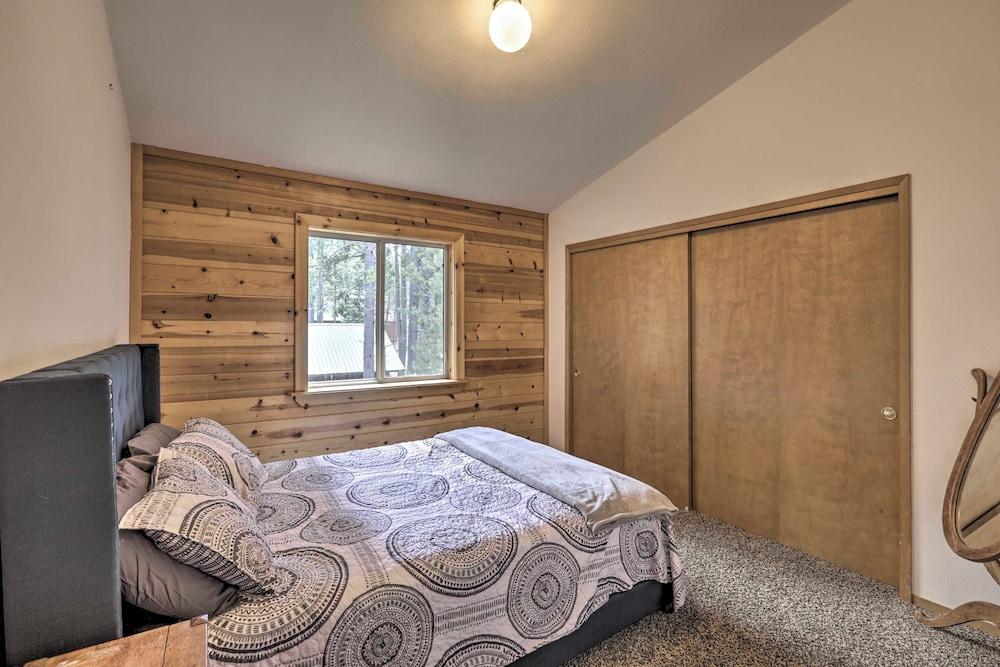 Game Room: Mountain Chalet 5 Mi to Donner Lake