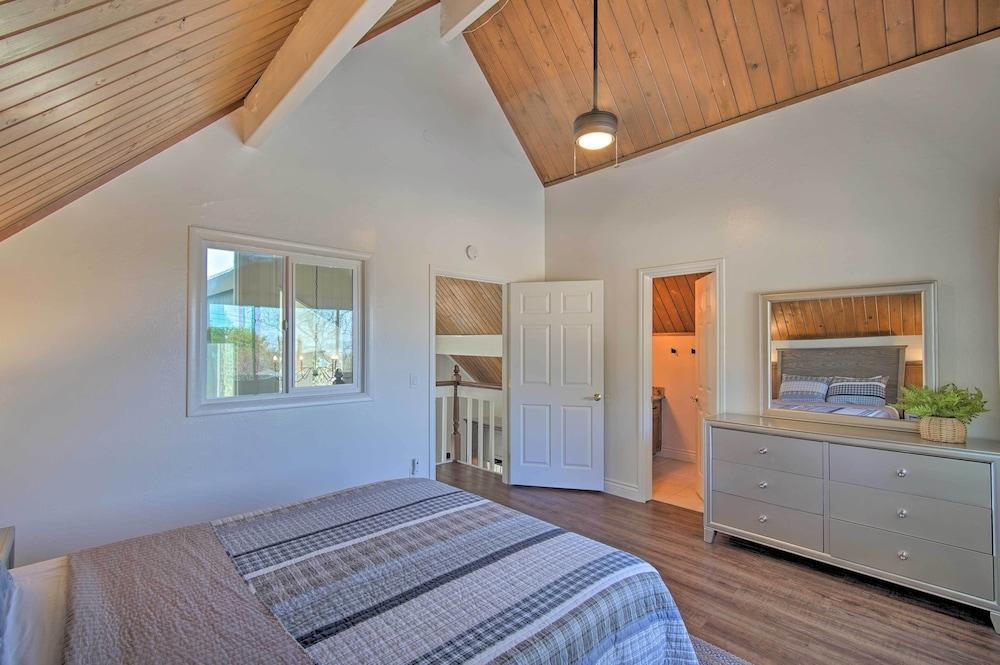 Stunning Lake Arrowhead Home: Decks & Hot Tub