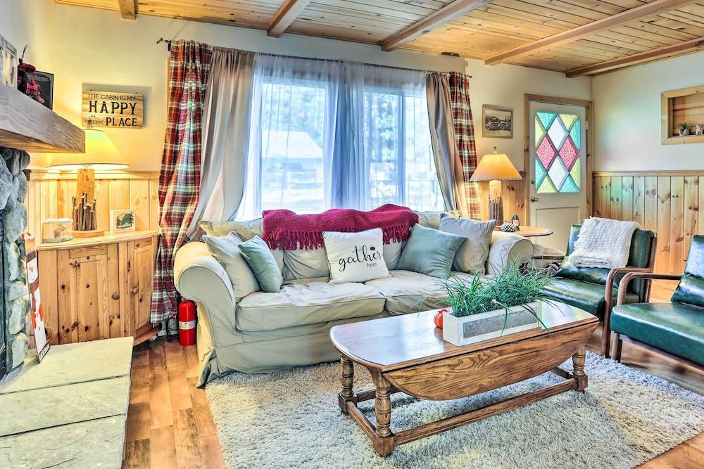 Charming Big Bear Cabin w/ Gas Grill