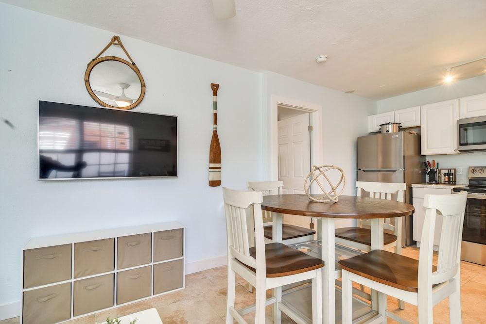 Apartment w/ Easy Access to Indian Rocks Beach!