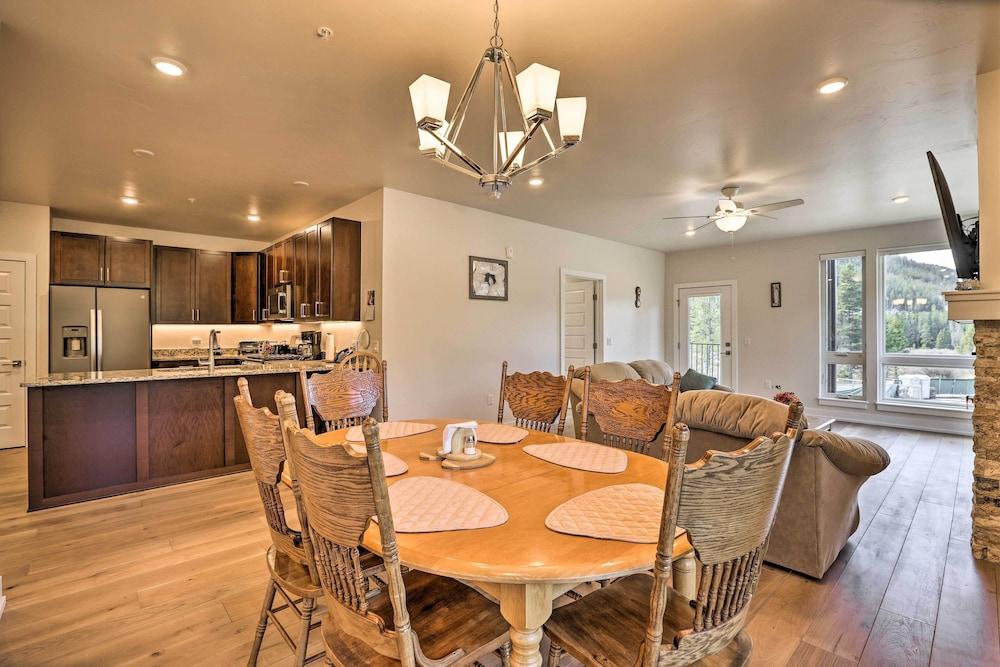 Balcony & Easy Mtn Access: Condo in Keystone!