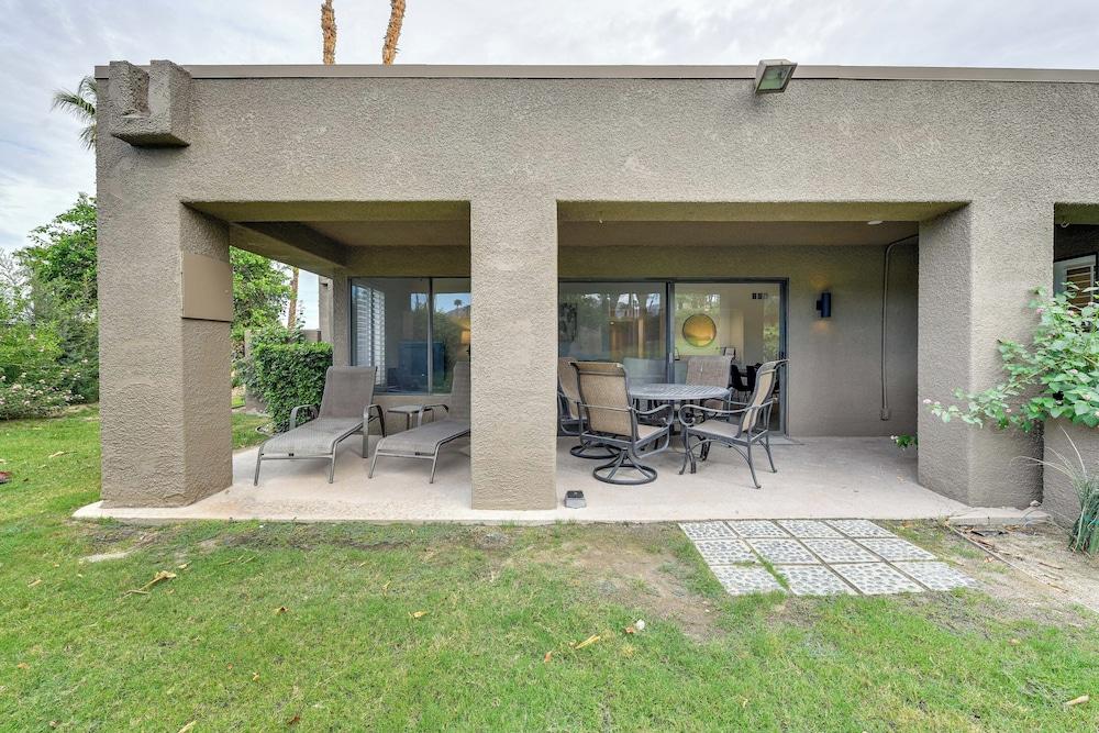 Quiet Palm Desert Condo: Workspace & Pool Access!