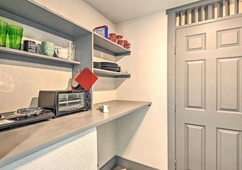 Retro Updated Blanco Abode - Steps to Main Street!