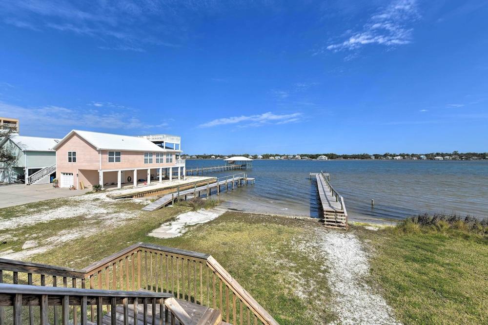 Stylish Gulf Shores Getaway w/ Dock Access!