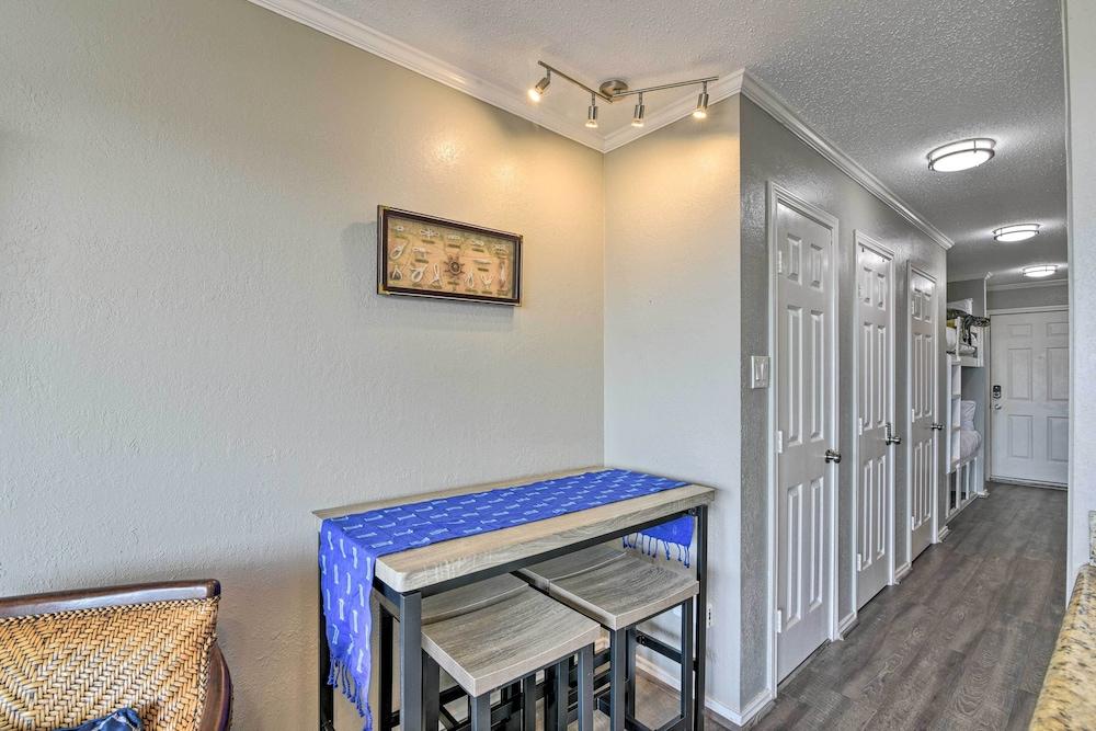 Walk to Beach: Casa Del Mar Condo w/ Ocean Views!