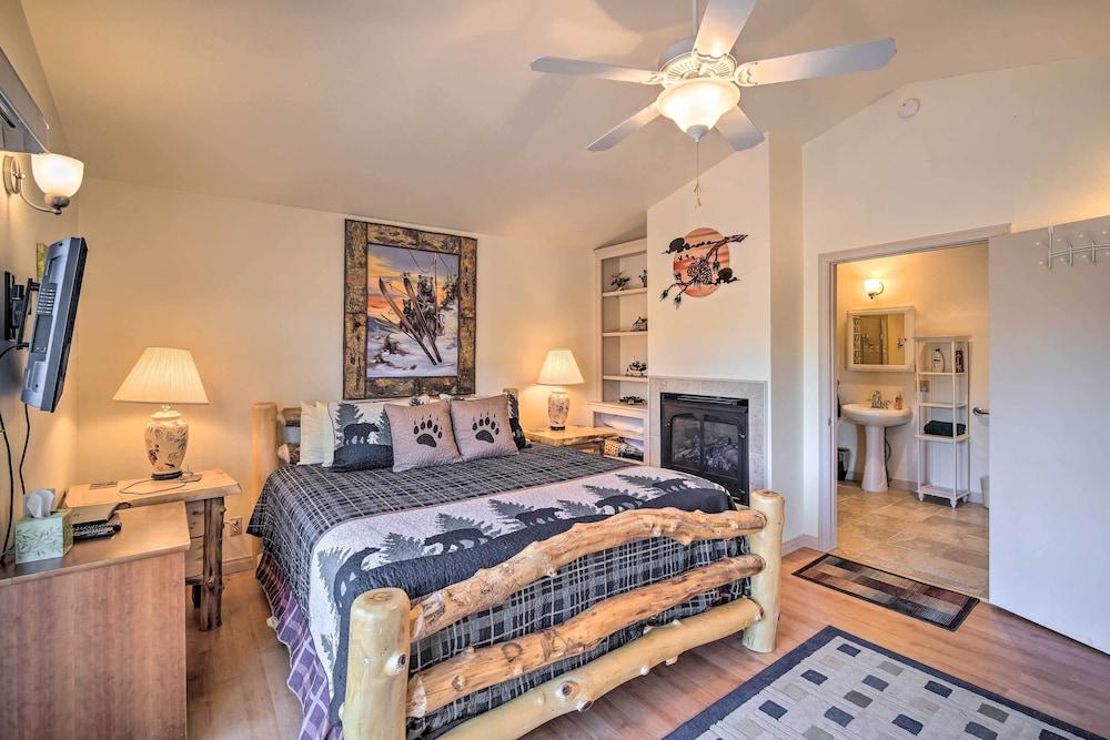 5 Mi to Snow Summit: Cabin w/ Deck & Fireplace