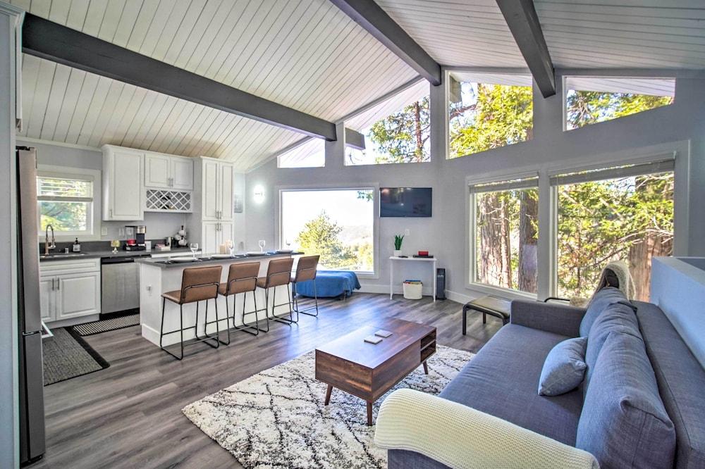 Chic Running Springs Forest Cabin w/ Deck!