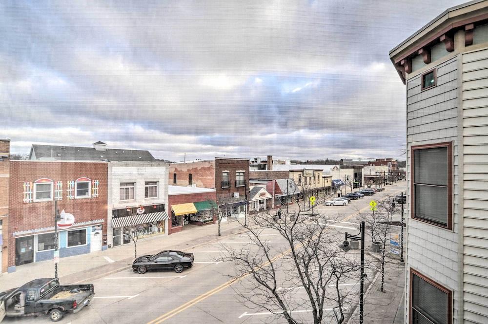 'phoenix Nest' South Haven Condo: River View!