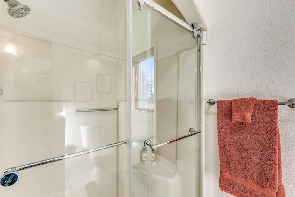 Bright Townhome - 1 Mile to Downtown Cloudcroft