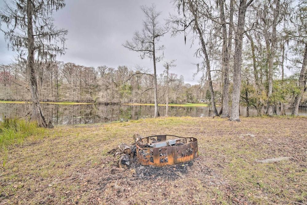 Unplugged Withlacoochee Riverfront Retreat!