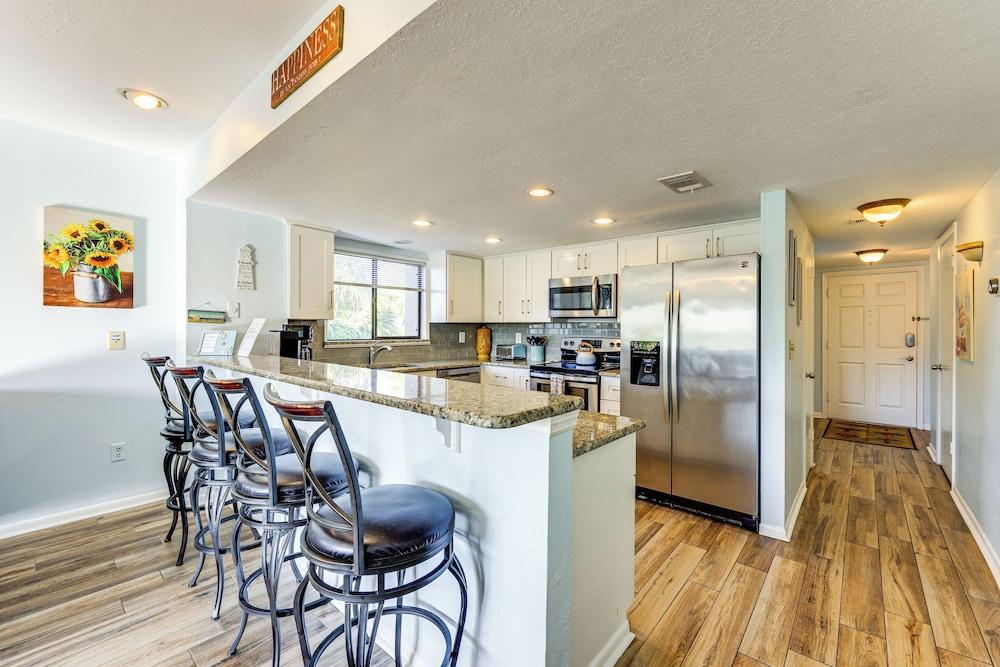 Beachside St Augustine Resort Condo, 6 Mi to Dtwn!