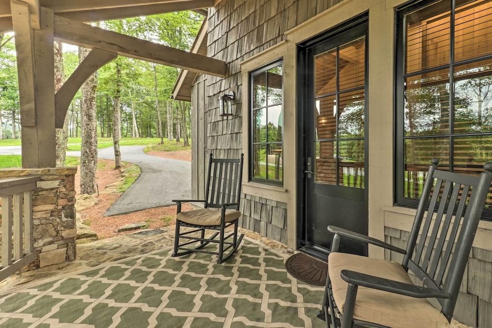 Serene Mountain Retreat! Rural Glenville Craftsman