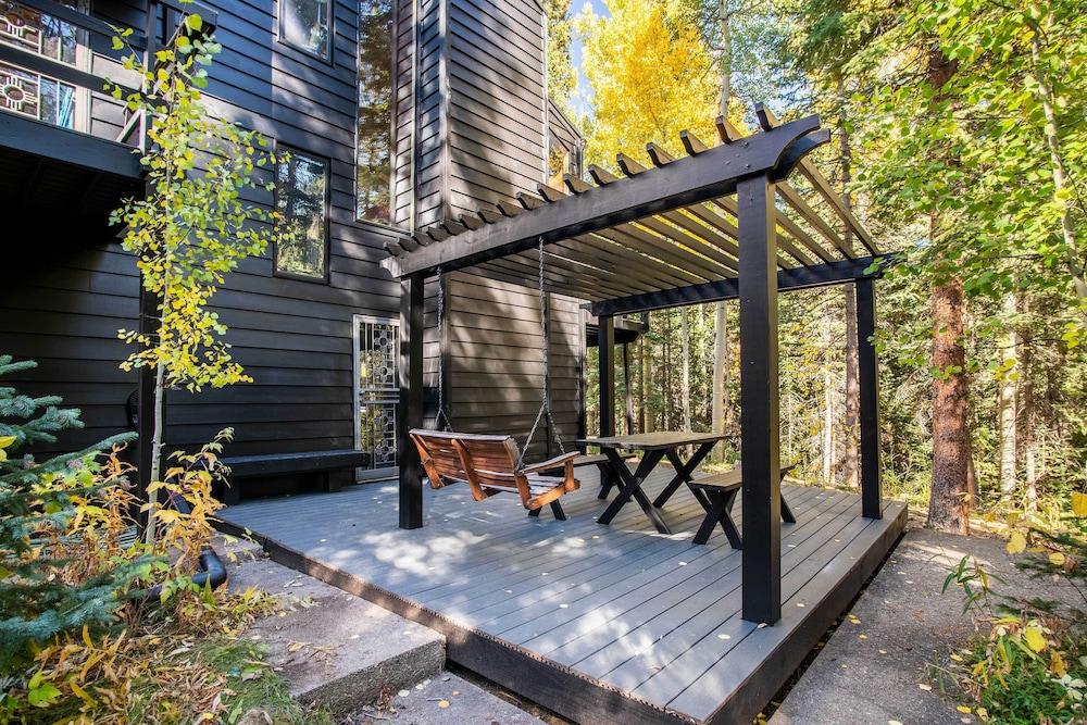 Tranquil Dumont Home w/ Creek & Mtn Views!