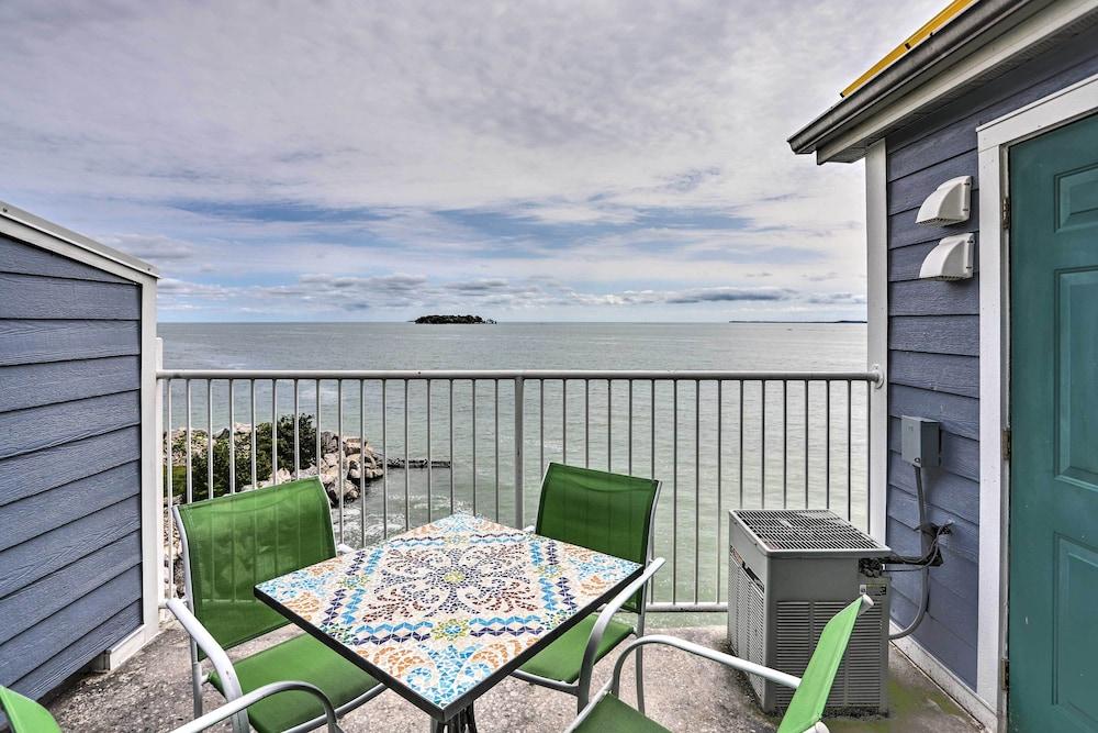 Resort-style Condo With Lake-view Balcony!