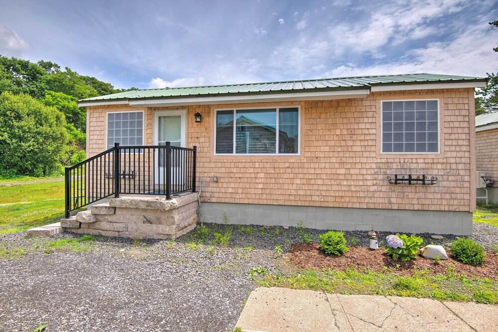 Charming Jacuzzi-suite - Walk to Parson's Beach!