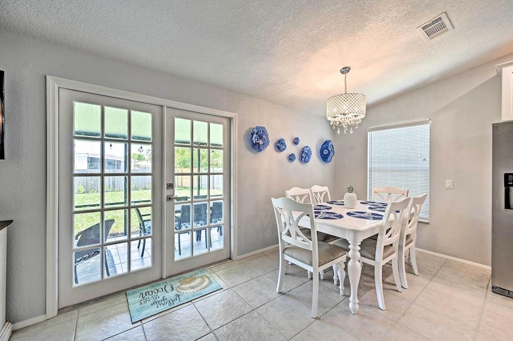 Modern Retreat With Pool Near Vanderbilt Beach!