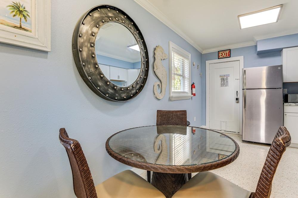 Indian Rocks Beach Duplex, Close to Beaches!