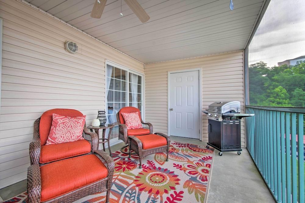 Screened Balcony w/ Views: Sleek Lake Ozark Gem!
