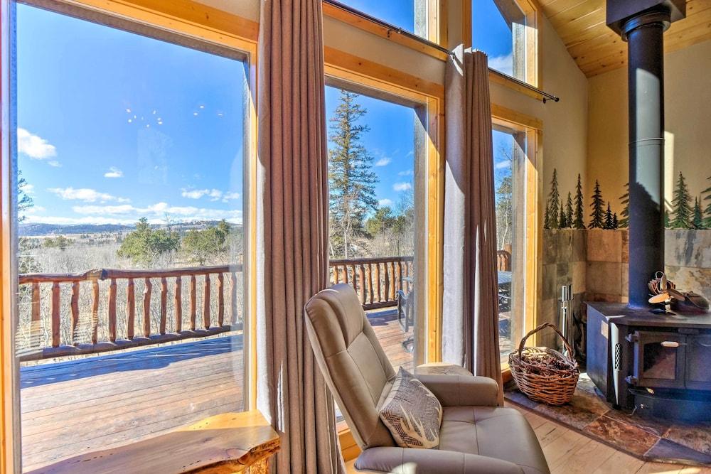 Family-friendly Jefferson Cabin w/ Fire Pit!